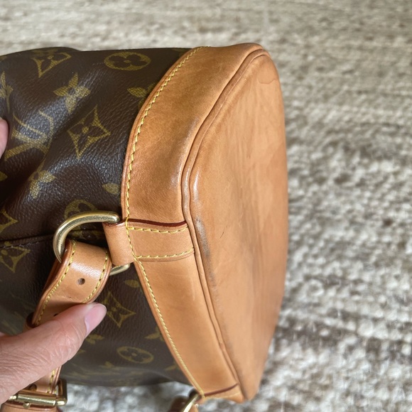 Louis Vuitton Monogram Montsouris MM backpack - Picture 8 of 14